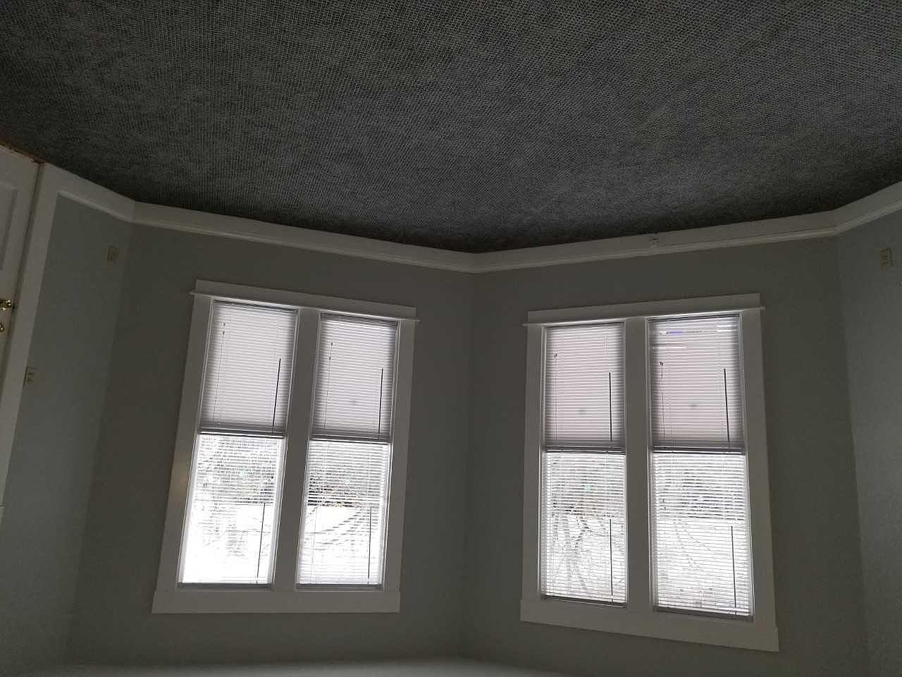 563 Loring Ave photo 5