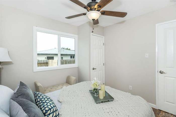 439 Delaware St photo 5