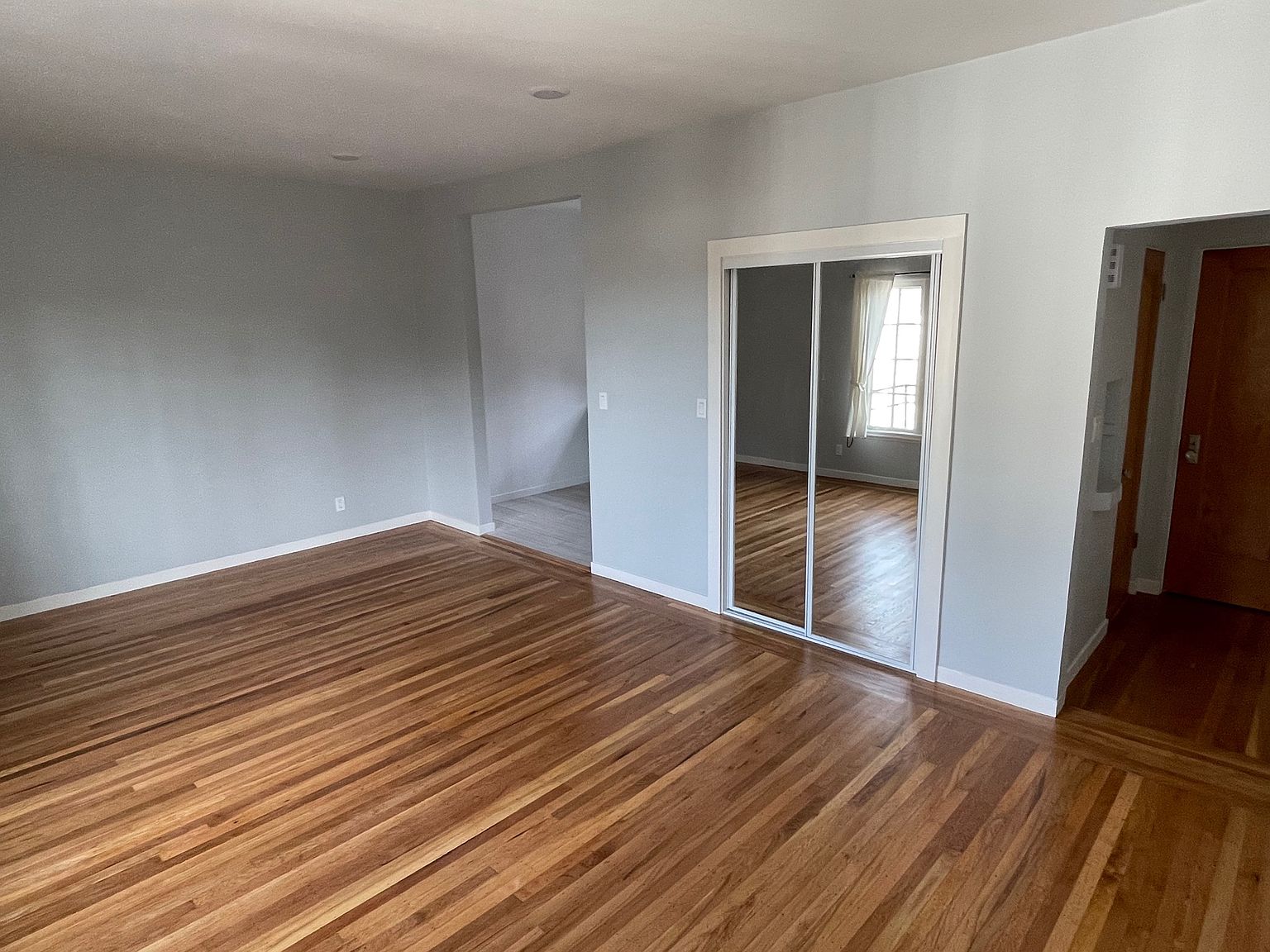 1640 Euclid Ave photo 3