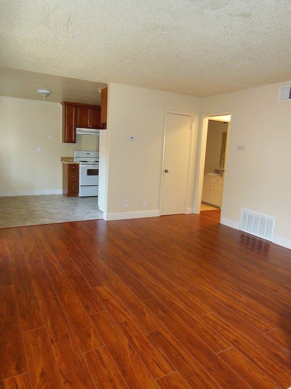 104 Redwood Avenue, Redwood City, CA 94061 photo 4