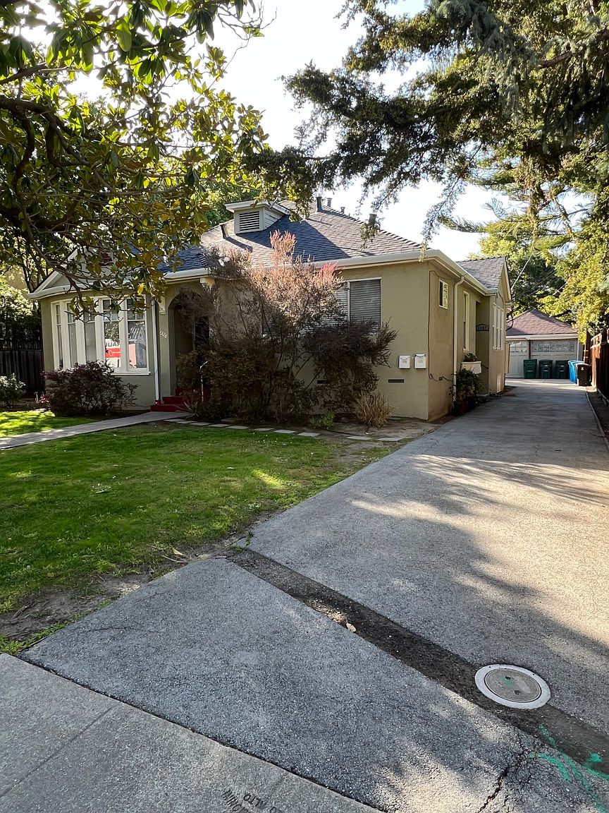 1326 Hopkins Ave photo 4