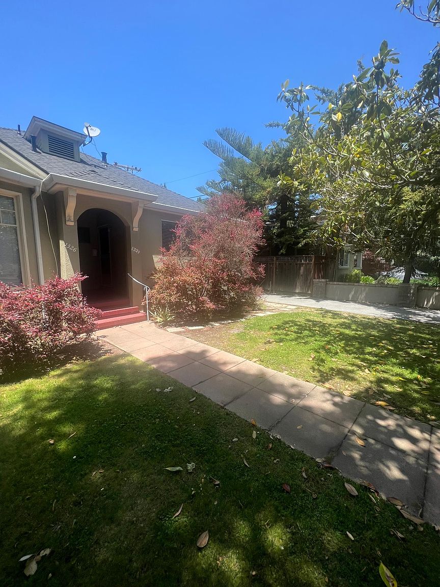 1326 Hopkins Ave photo 2