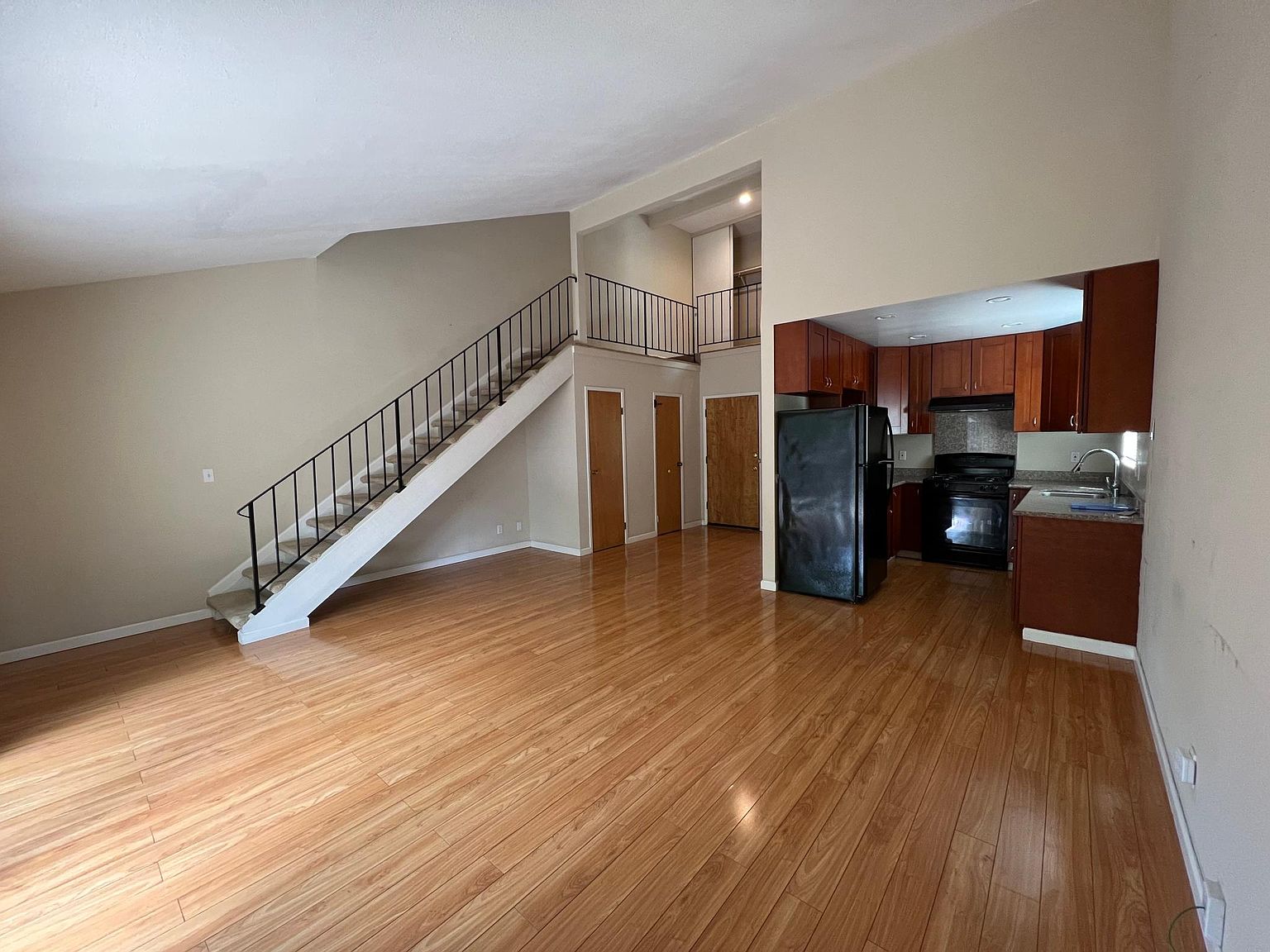 1865 Oak Park Blvd photo 2