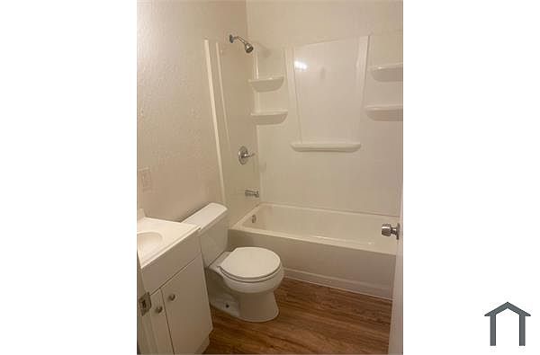 151-165 Farragut Avenue - 8 Unit Complex With Water Views Apartments photo 4