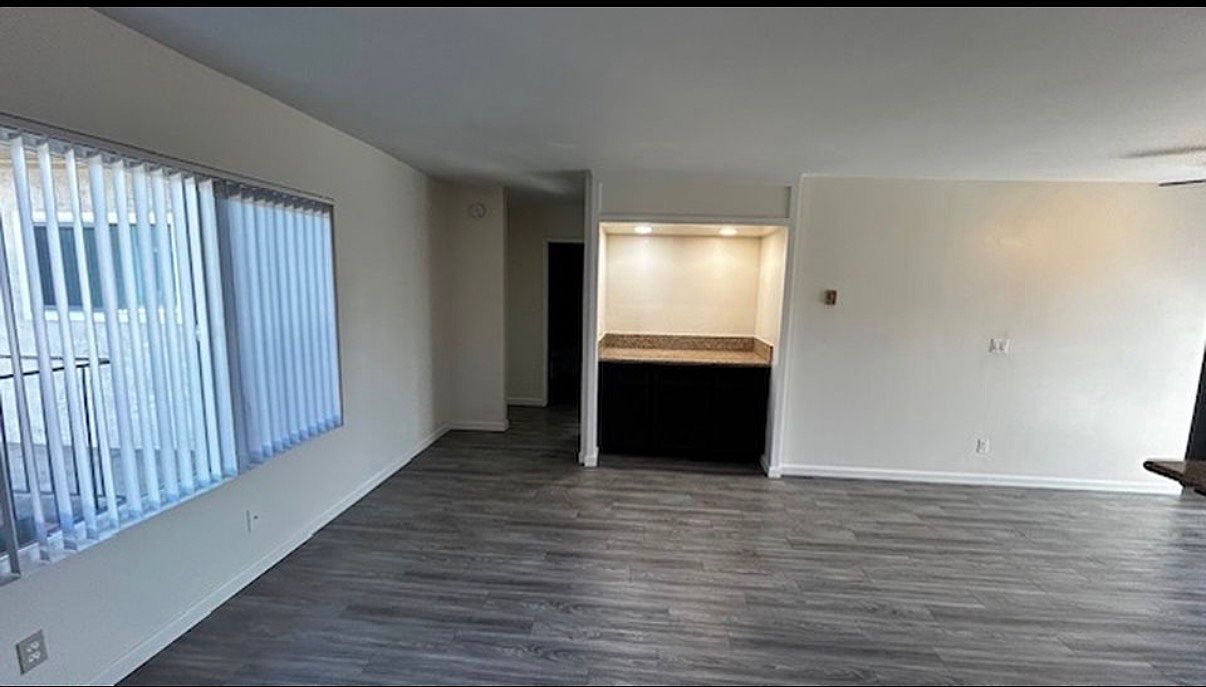 347 Roosevelt St photo 5