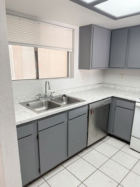 18037 N 40th St photo 5
