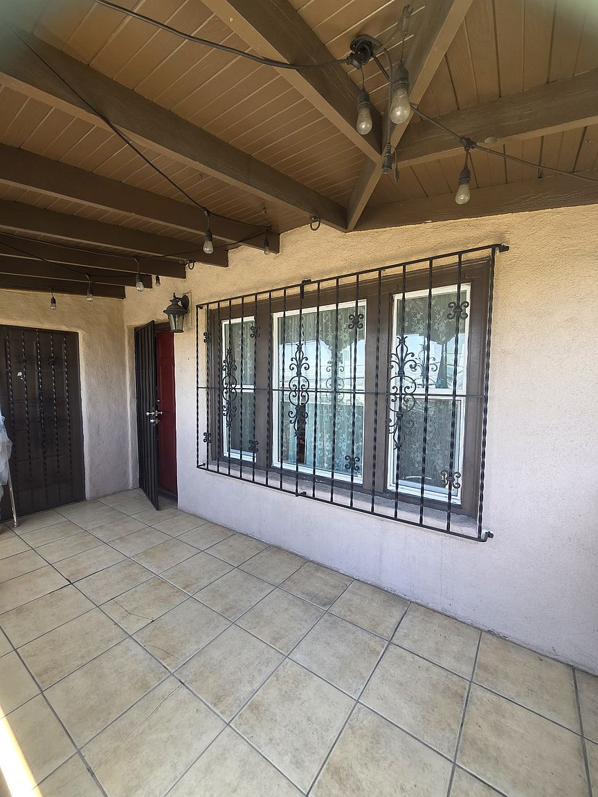 2849 India St photo 4