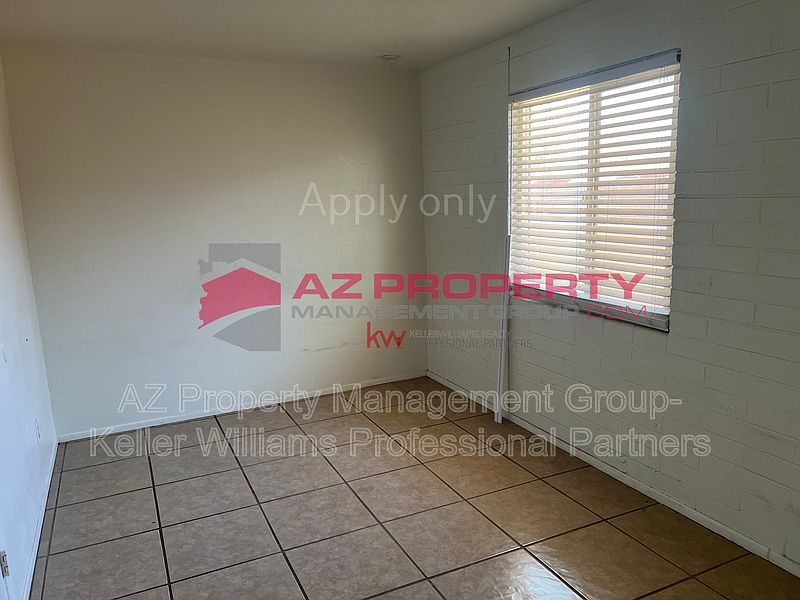 207 S 3rd St unit 8 photo 5