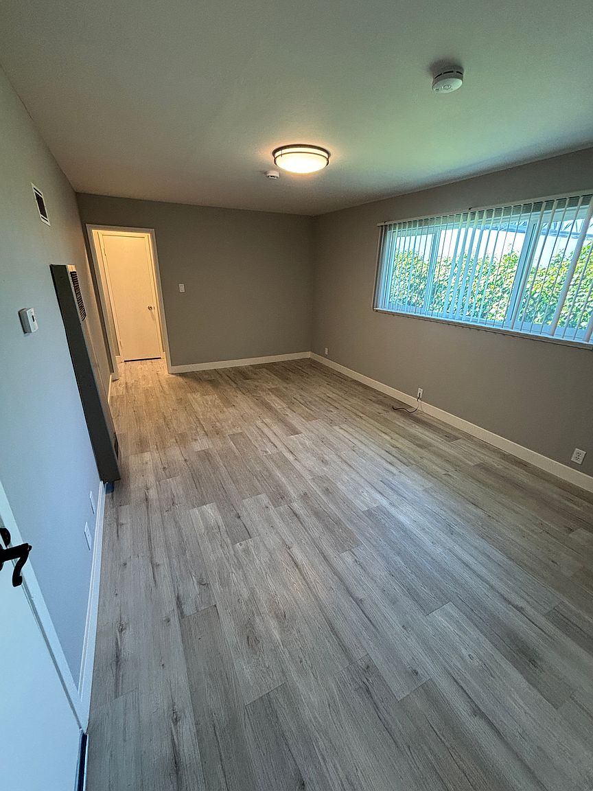 1113 Haddon Dr photo 3