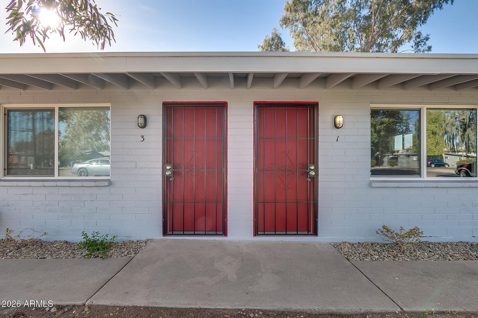 1008 S Mariana St photo 3