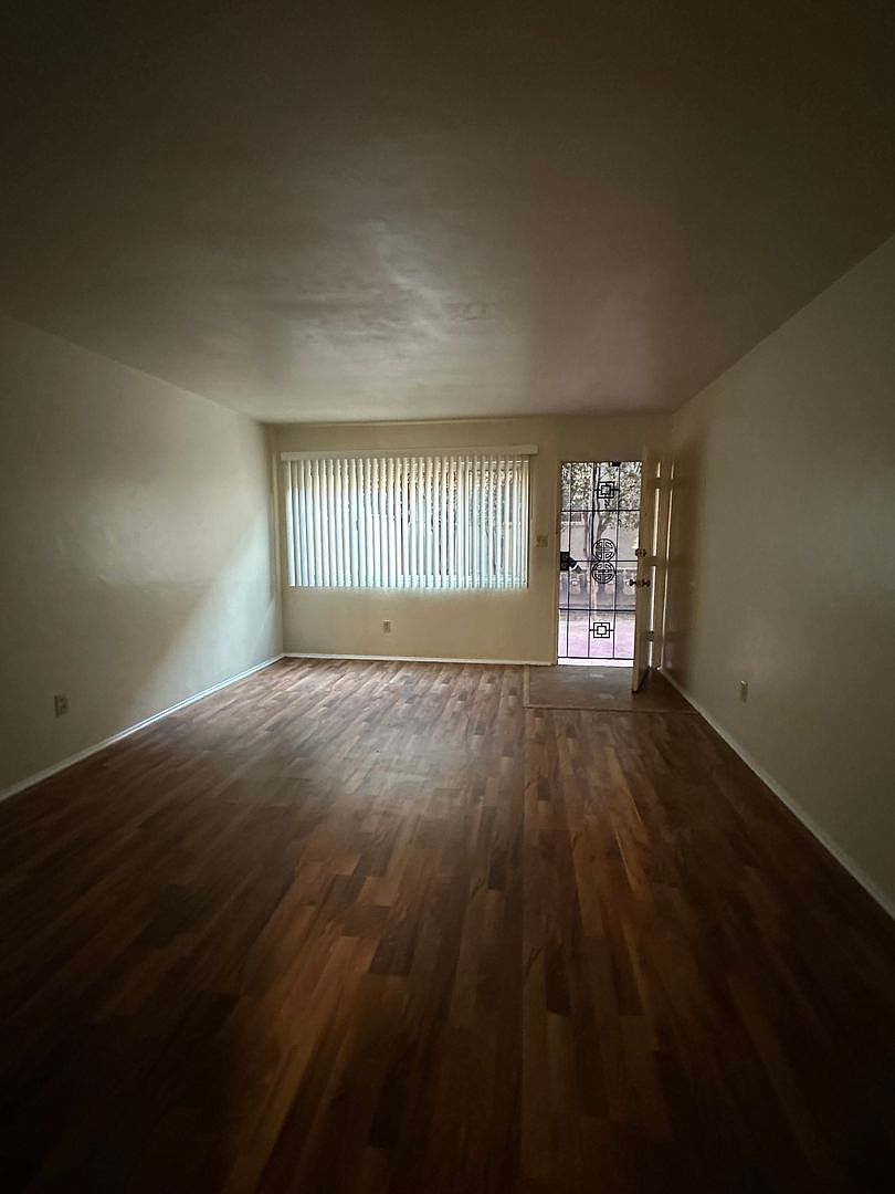 4225 Kansas St photo 5