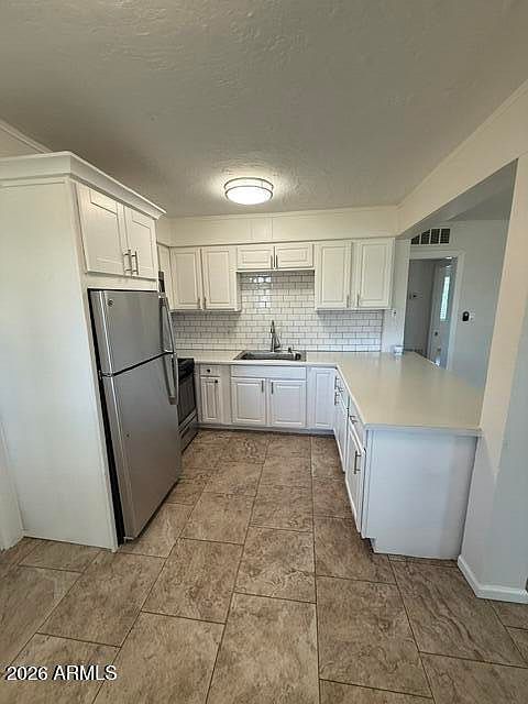 2545 E Clarendon Ave APT 3 photo 3