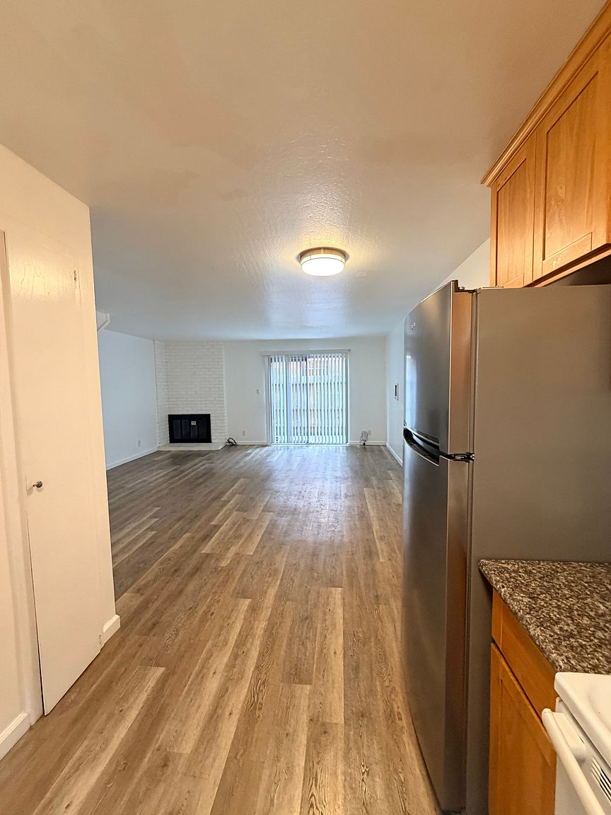 2159 Alameda Ave photo 3