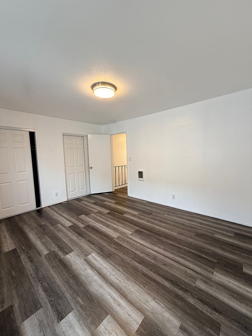 2159 Alameda Ave photo 5