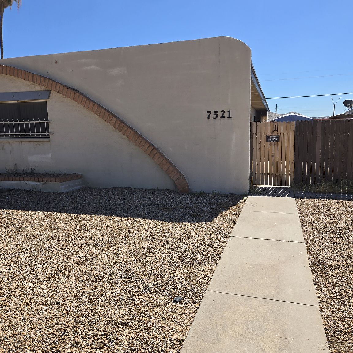 7521 W Glenn Dr photo 2