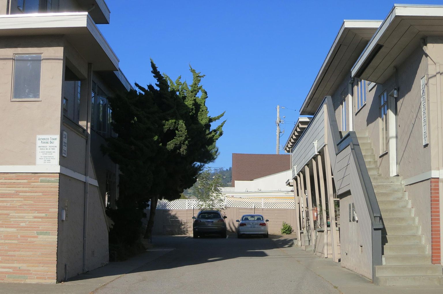 3220 Yosemite Ave photo 2