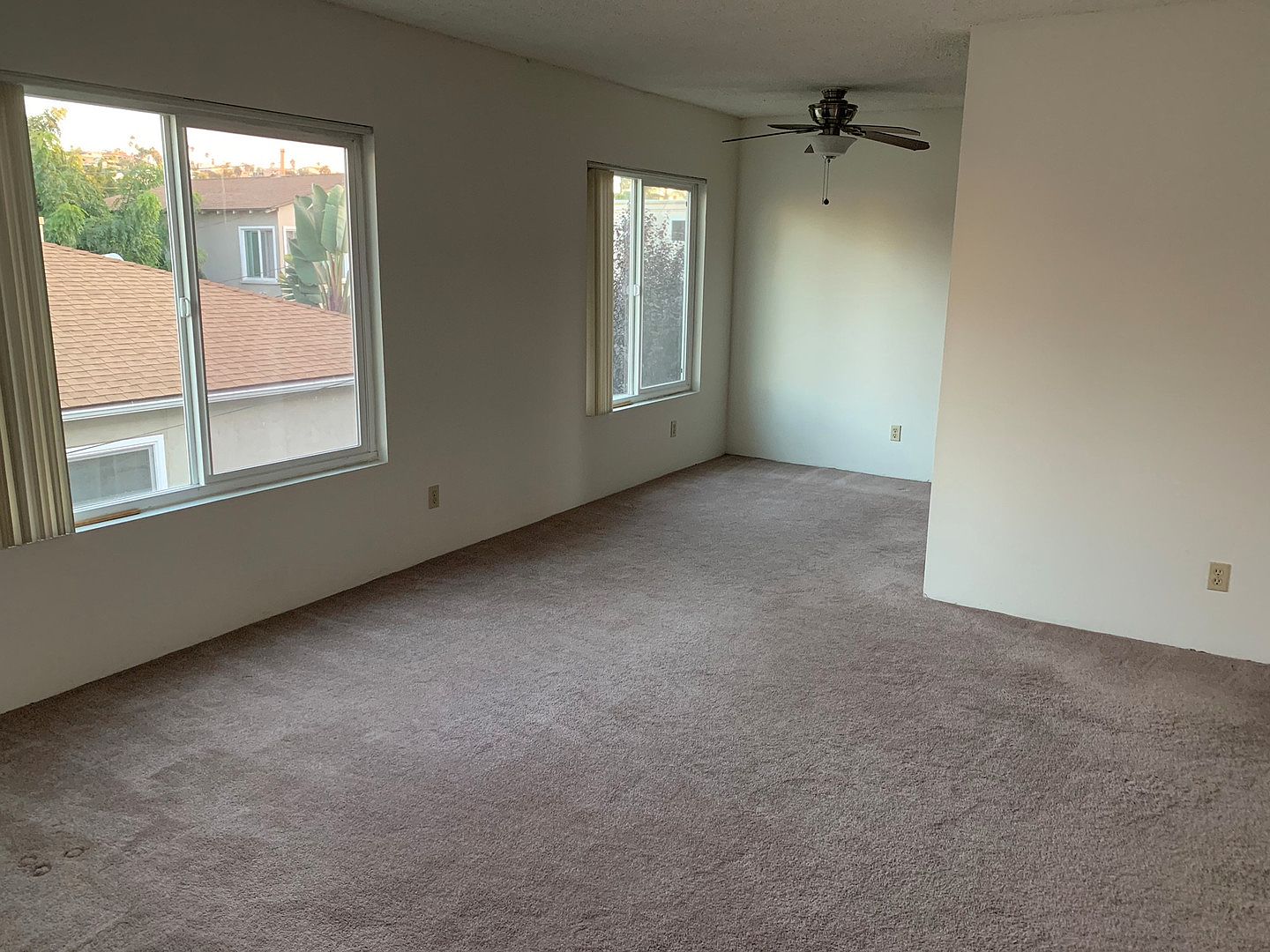 4873 Niagara Ave photo 3