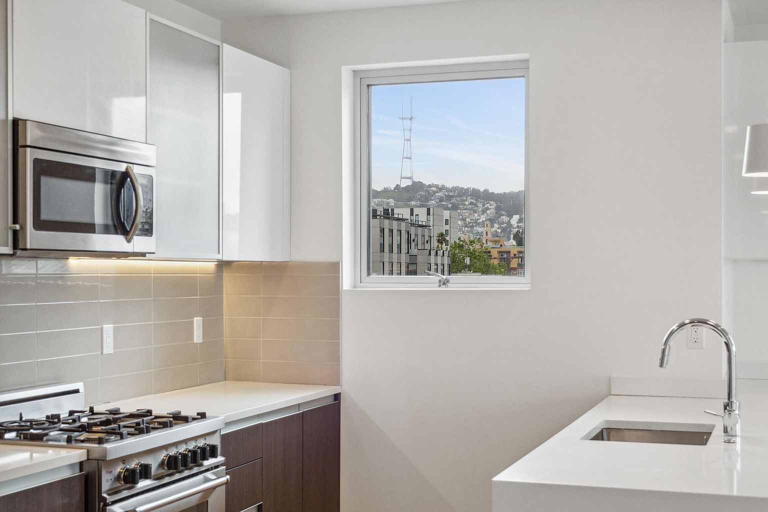 2BR/3BA Townhouse on 15th St · San Francisco photo 4
