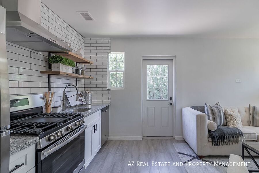 1649 E Oak St Phoenix, AZ 85006 photo 2