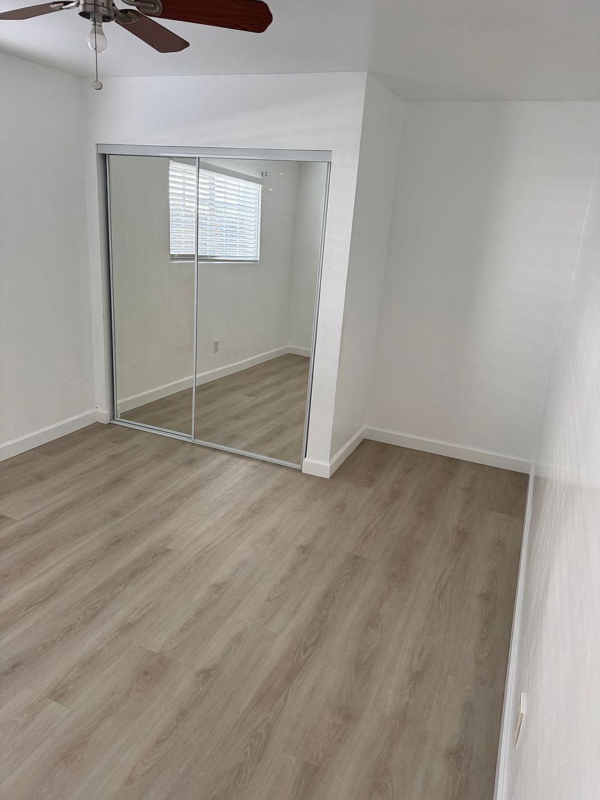 4138 Van Dyke Ave photo 2