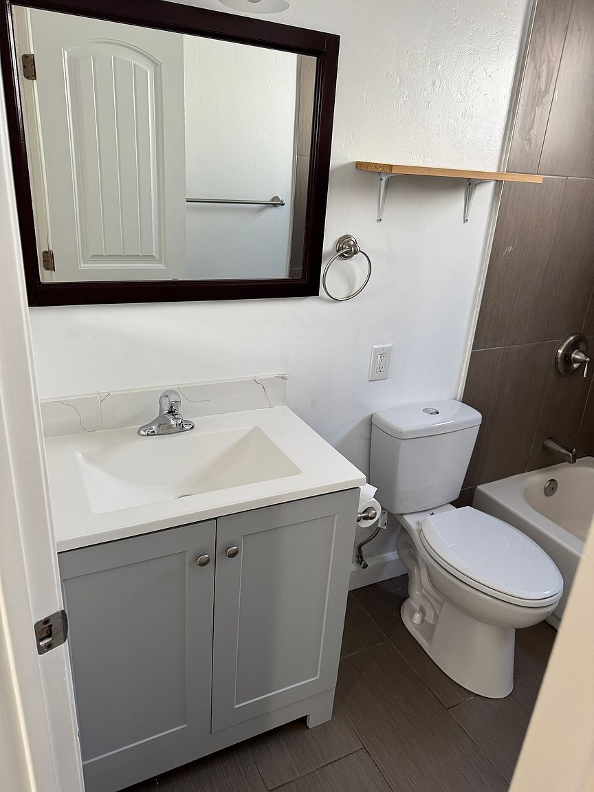 4138 Van Dyke Ave photo 4