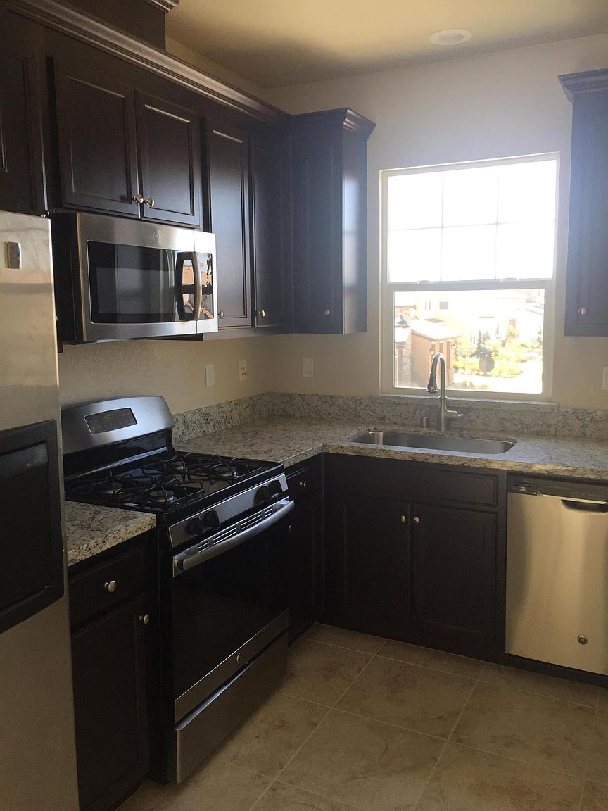 223 E Cara Ct photo 2