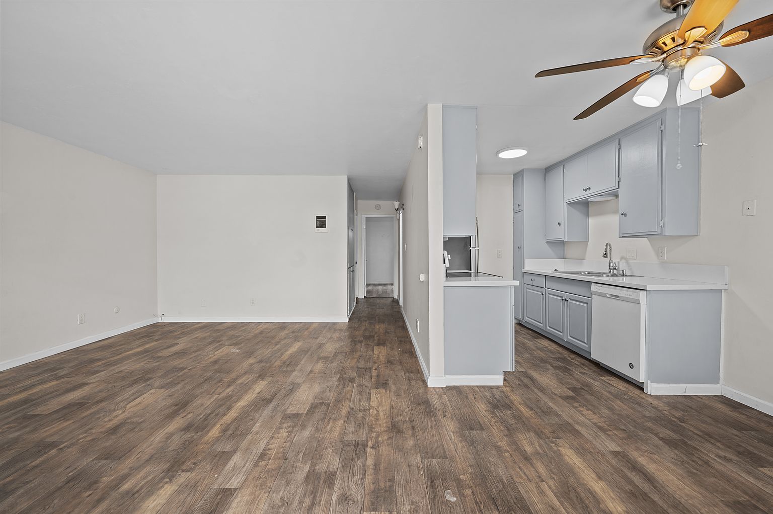635 Emory St photo 3
