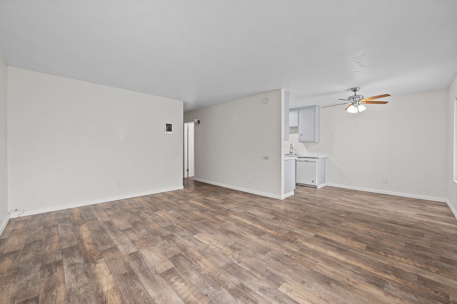 635 Emory St photo 4