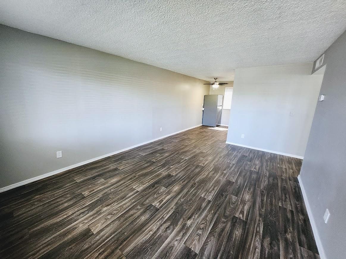 Silver Oaks Apartments photo 4