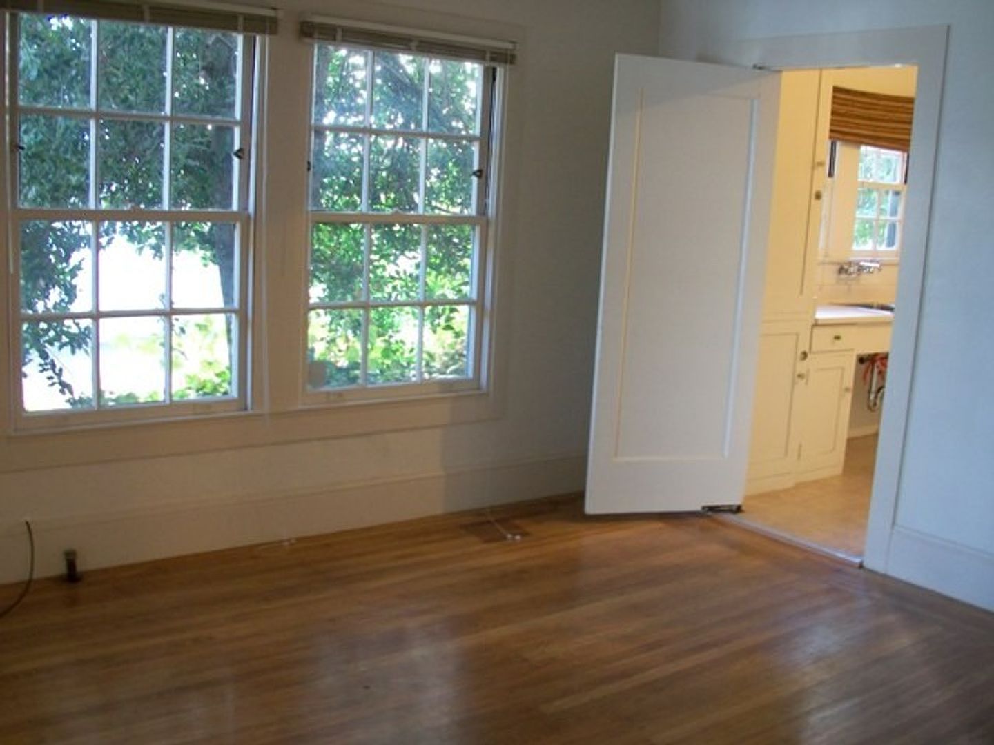 Upper Floor Studio! Near Campus, Telegraph Ave. And Public Transportation photo 3