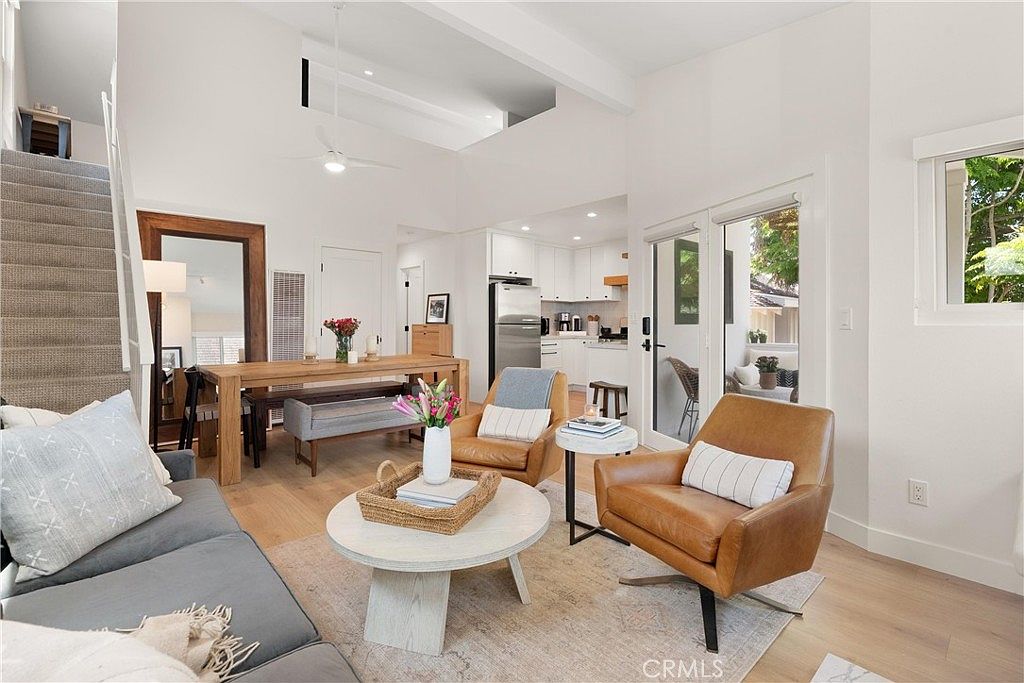 617 1/2 Acacia Ave photo 4