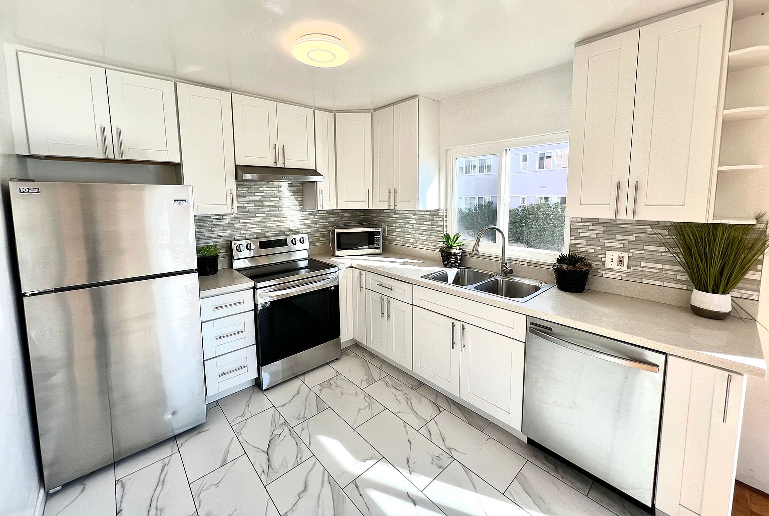 2BR/1BA Apartment on Lakeshore Ave · Oakland photo 4