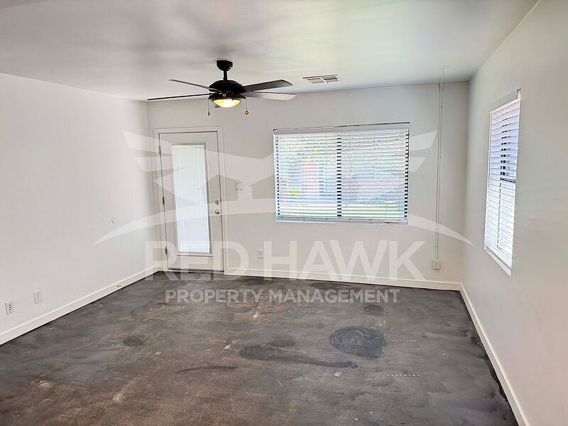 319 W Highland Ave photo 4