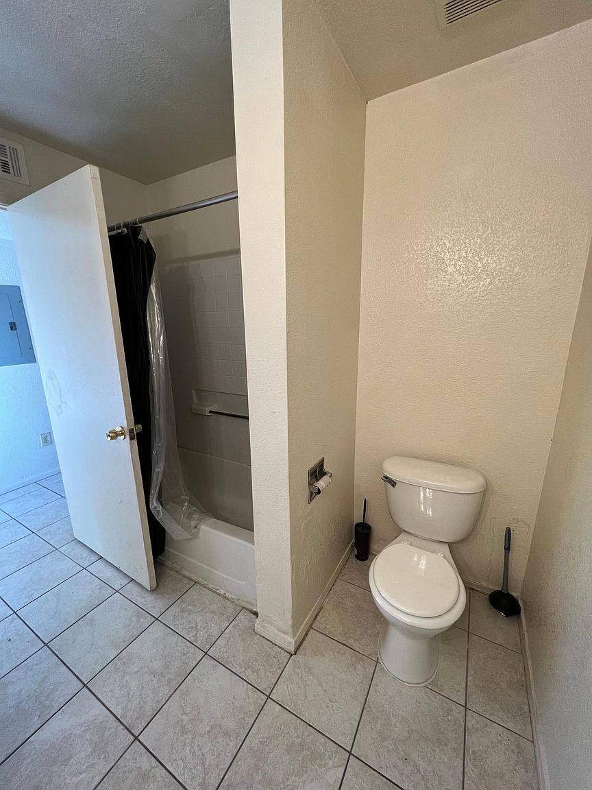 16033 N 25th St #207 photo 3