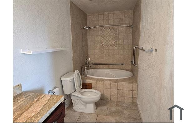 1551 Regency Ct photo 5