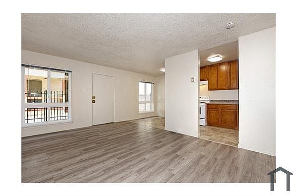 3620 West St photo 5