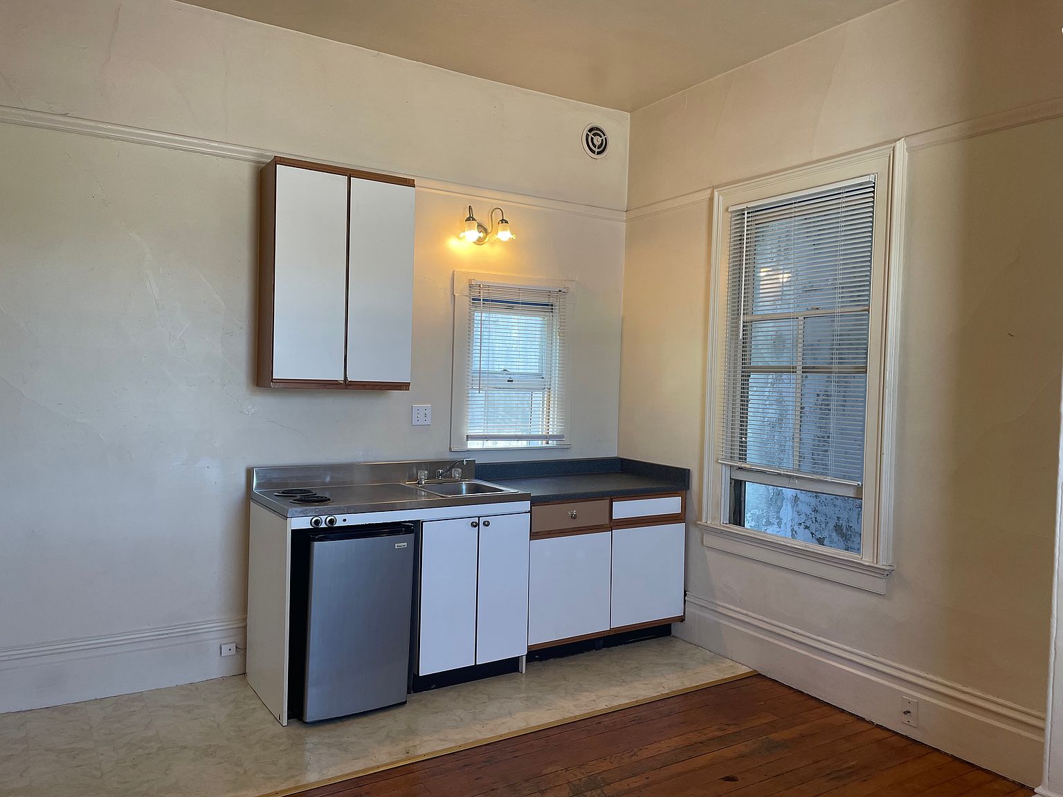 551 West Grand Avenue, Oakland, CA 94612 photo 5