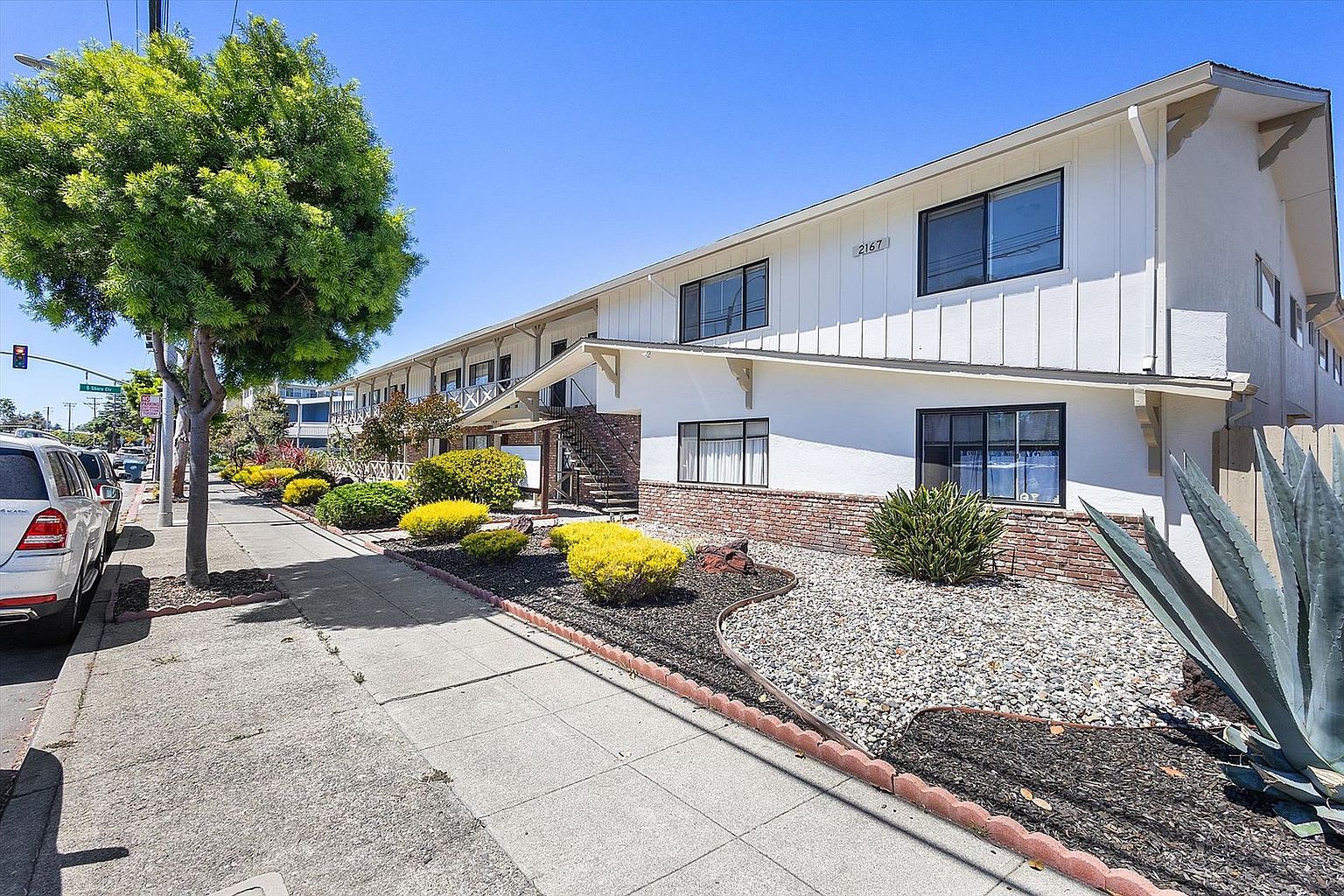 2167 Otis Drive - LU photo 4