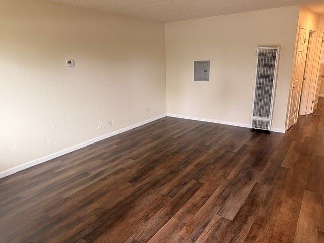 2BR/1BA Apartment on Higgins Way · Pacifica photo 3