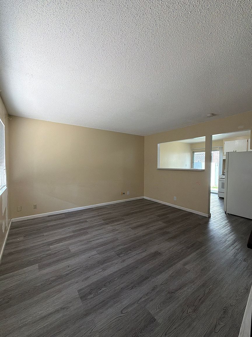 21539 Westpark St photo 3
