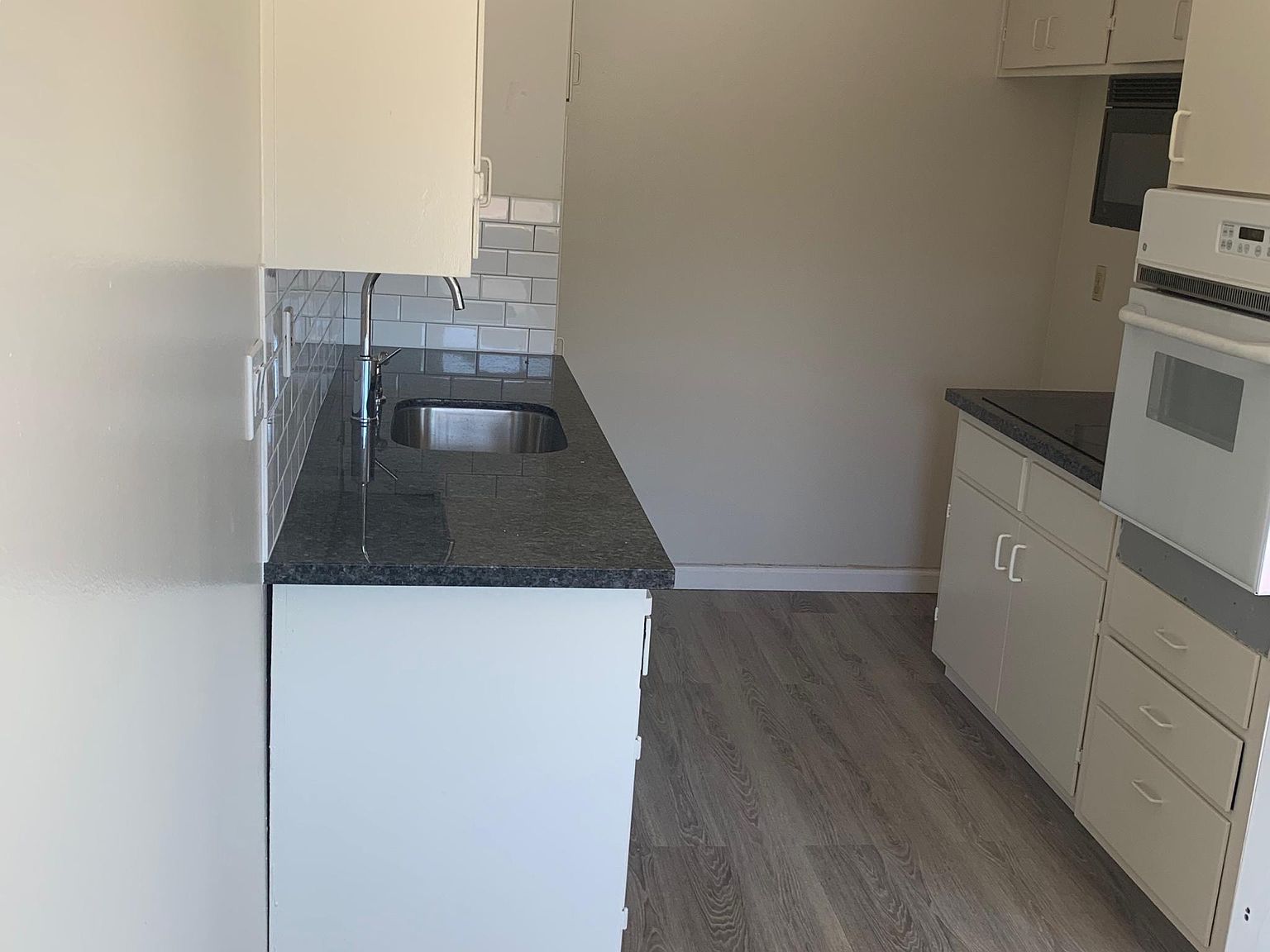 1421 Gordon St photo 2