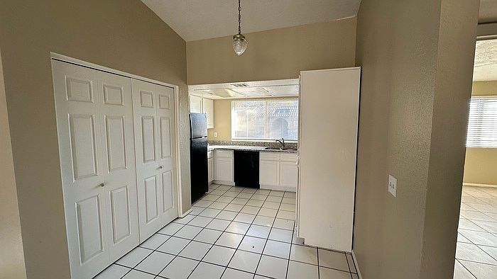 1554 W Sahuaro Dr APT 3 photo 4
