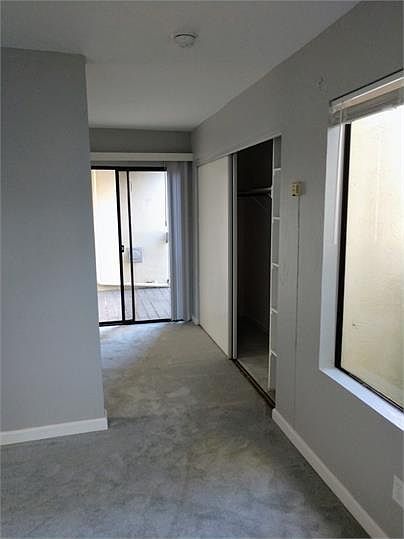 100 Laurel Pl photo 5