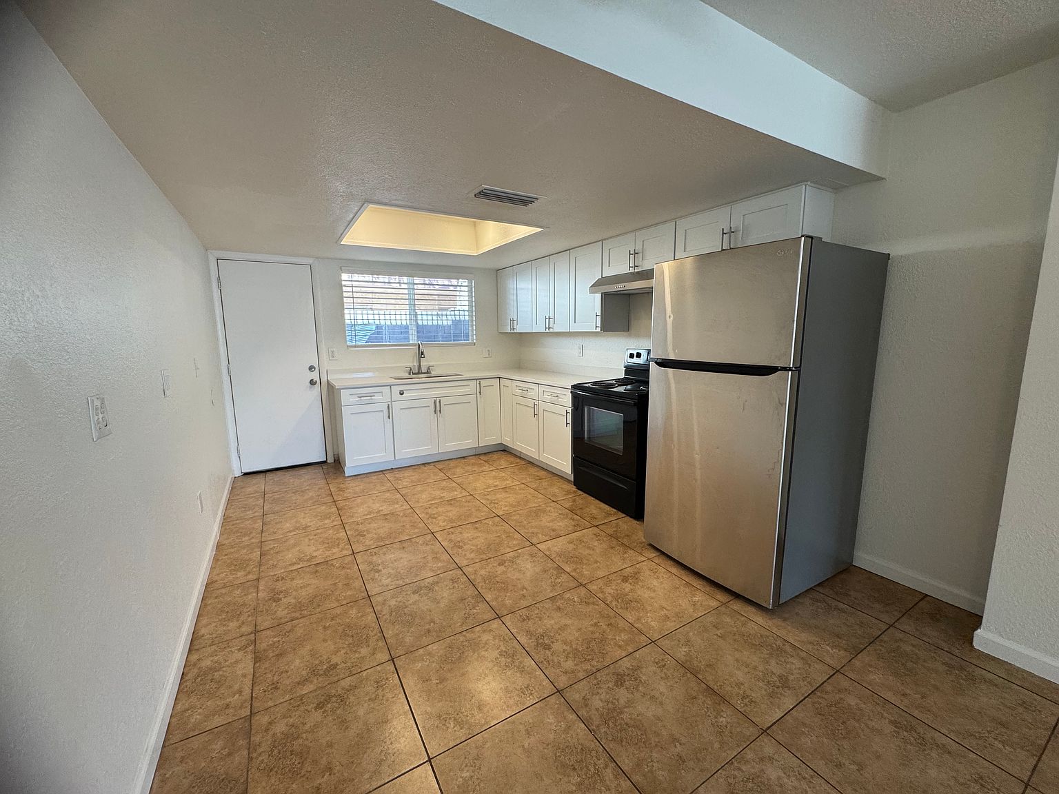 8108 N 33rd Dr photo 5