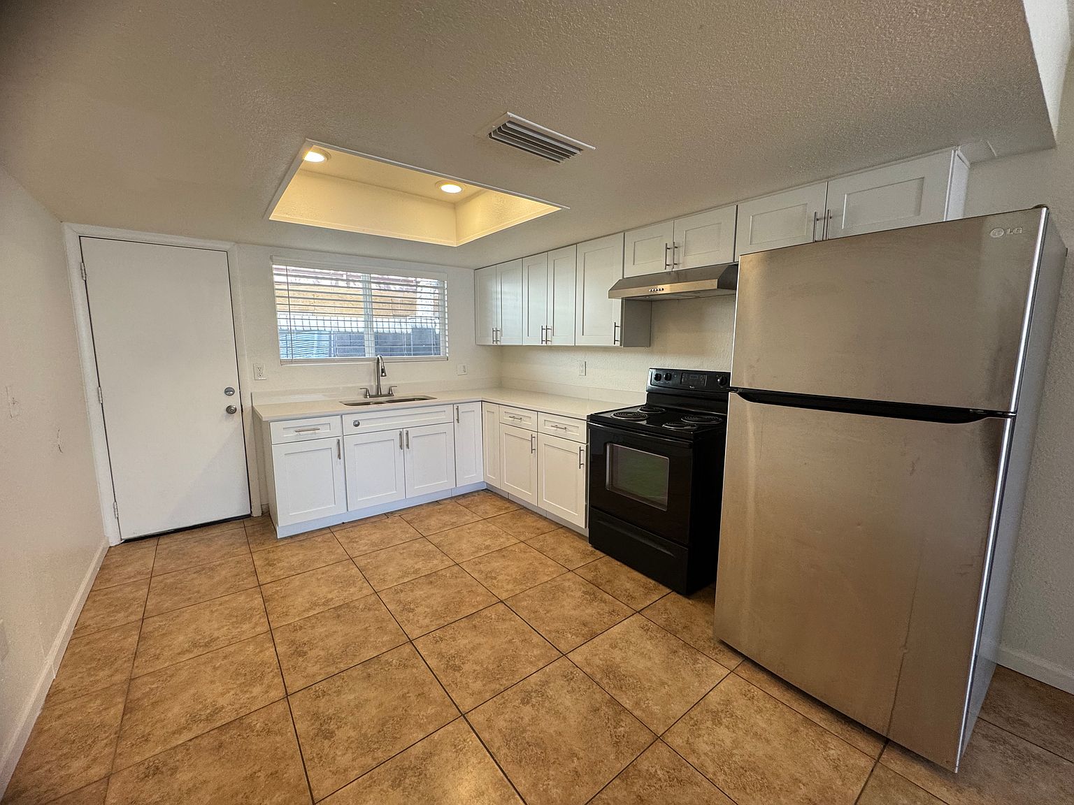 8108 N 33rd Dr photo 3