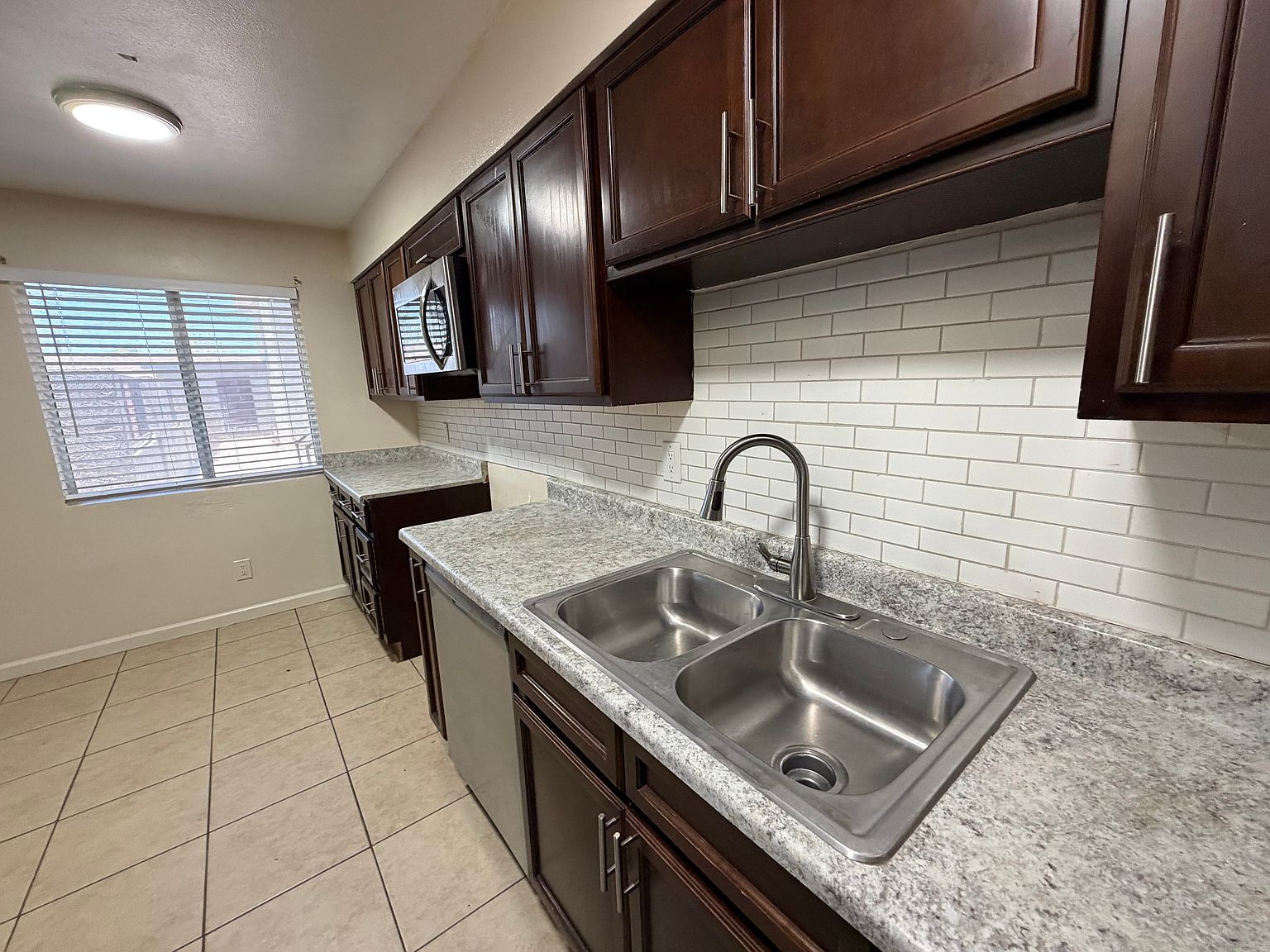 1809 E Broadway Rd unit 1809-06 photo 5