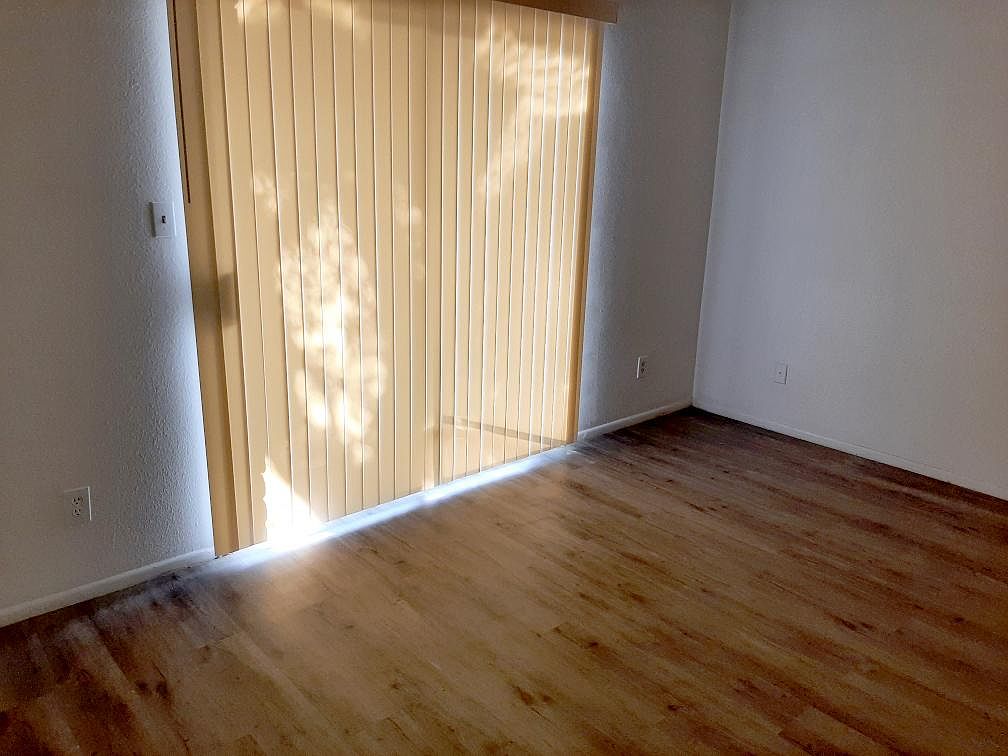 2242 W Morten Ave APT 6 photo 4