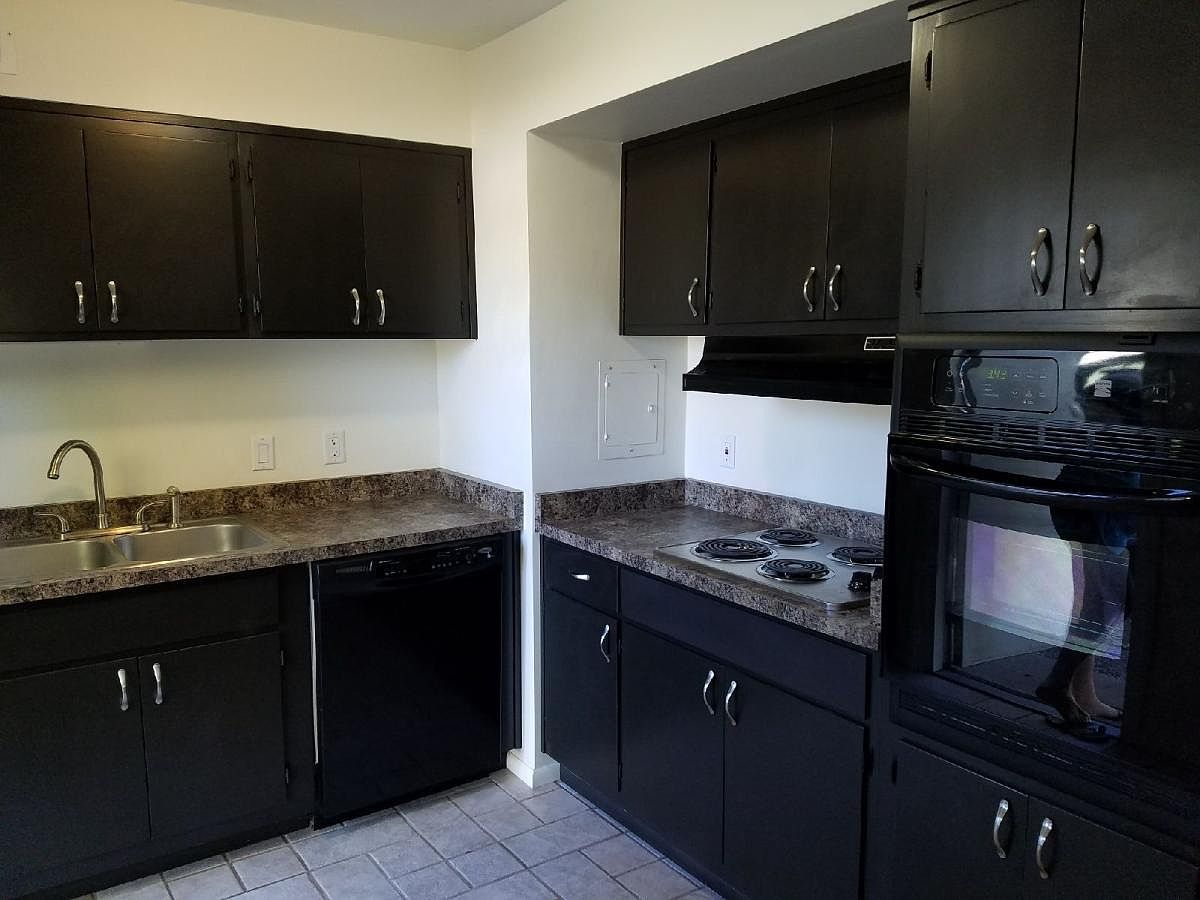 1151 E Orange St photo 2