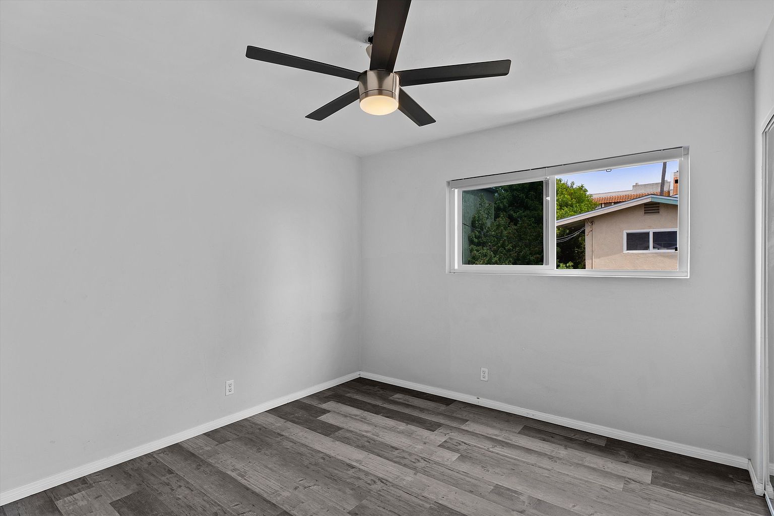 3826 Swift Ave photo 5