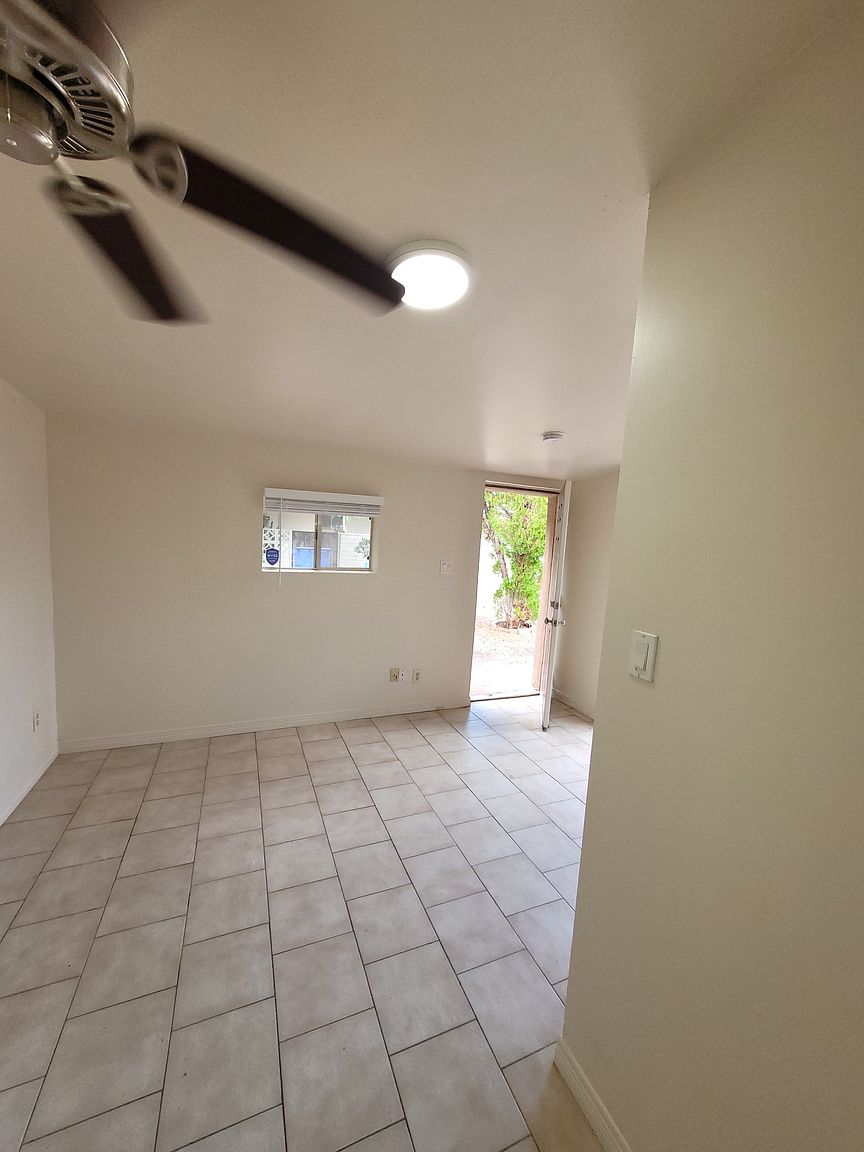 3139 E Glenrosa Ave Phoenix, AZ 85016 photo 4